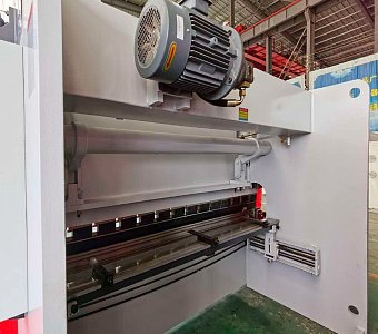 Фото 25 - MetalTec HBM 160/3200M (E22, инвертор заднего упора) листогибочный гидравлический пресс.