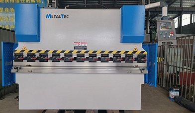 Фото 65 - MetalTec HBM 63/2500 (Е22, инвертор заднего упора) листогибочный гидравлический пресс.